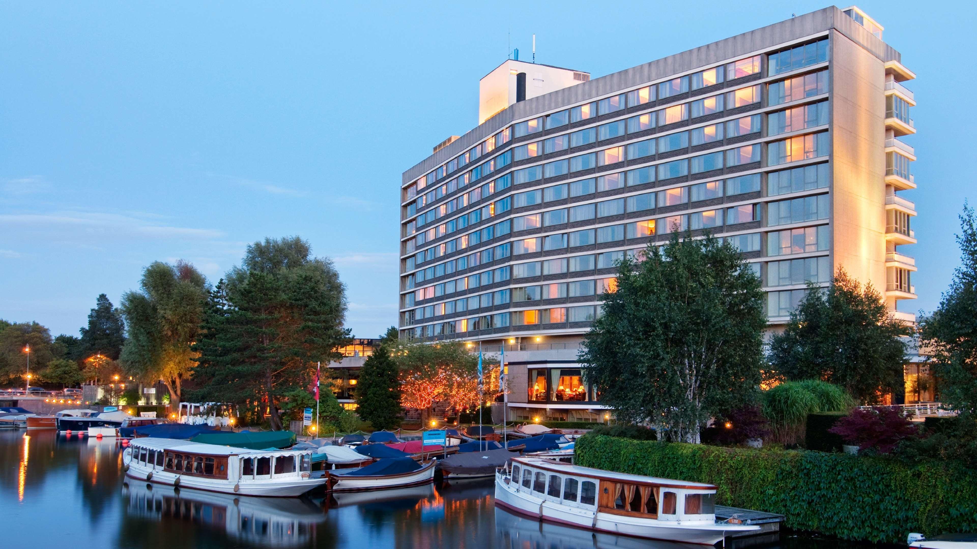 Hilton Amsterdam Hotel Exterior photo